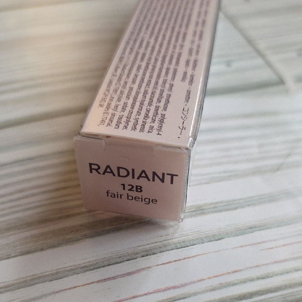 Tarte Shape Tape Radiant Concealer - 12B Fair Beige - Picture 5 of 6